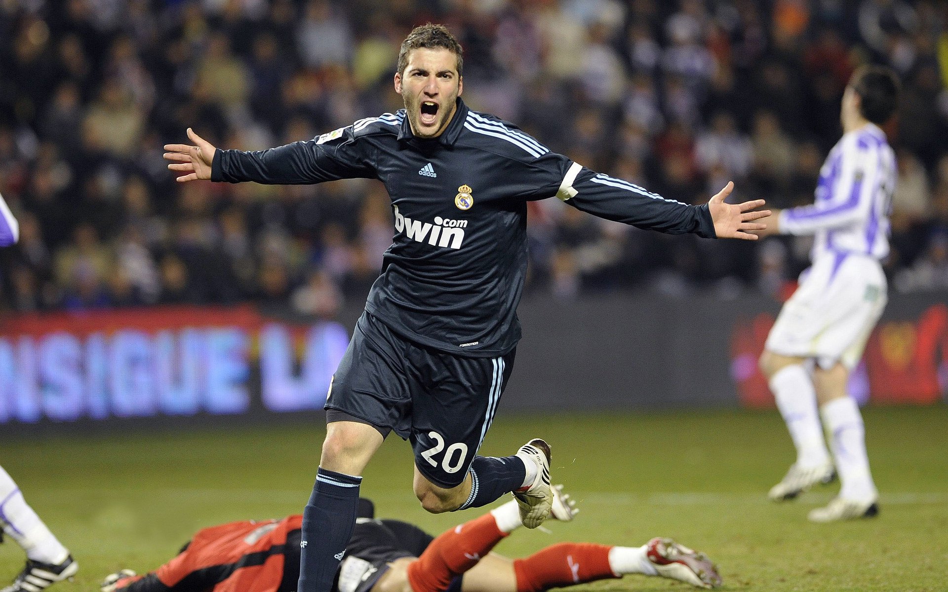 星空体育app-广东队反击速度提升增强场上压迫感,广东队的战术