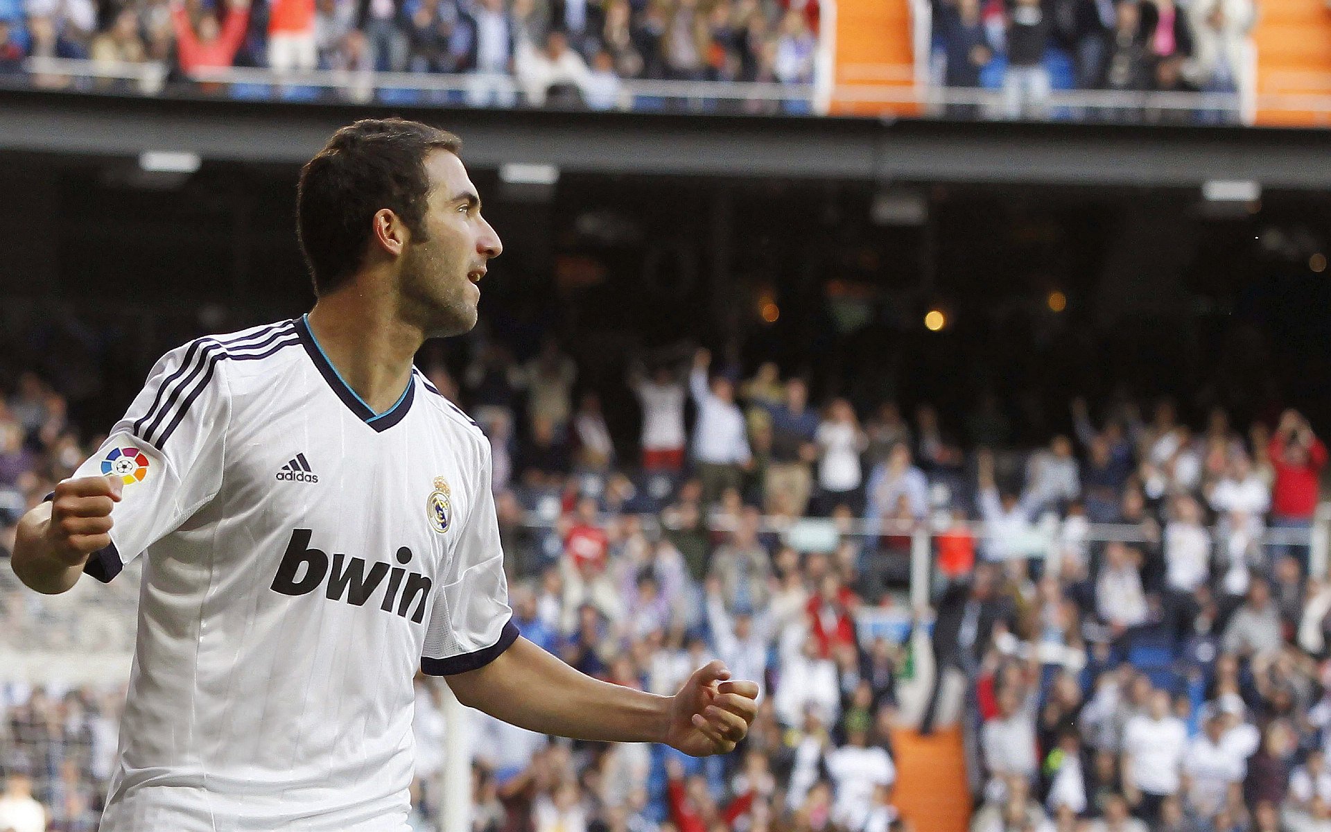 星空体育最新网址-恩波利中场连续推进提升威胁创造力，恩波利老板